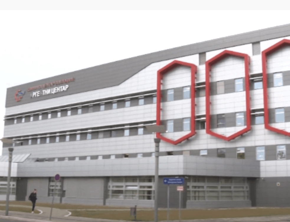 Detalji drame o padu žene iz solitera na muškarca u Novom Sadu